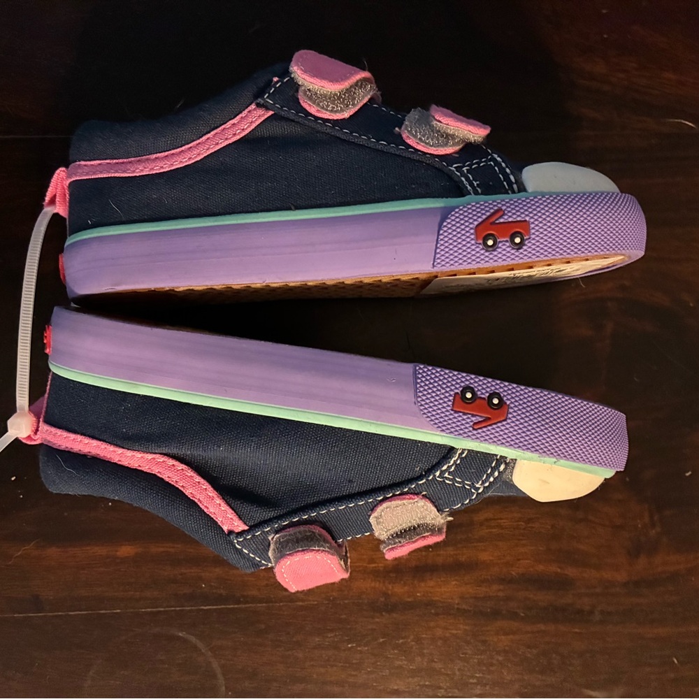 Kids Navy and Pink See Kai run Sneakers